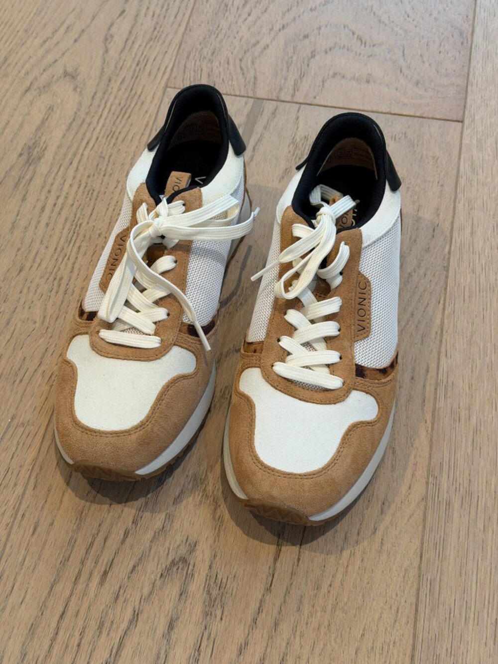 Vionic Sneakers - Picture 3 of 3
